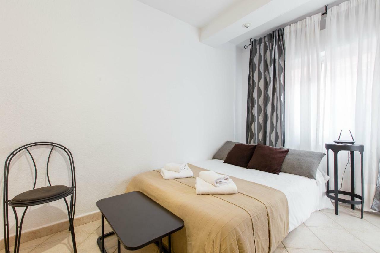 3 Habitaciones Apartamento Temporada Lucero 3 Habitaciones Madrid Bagian luar foto
